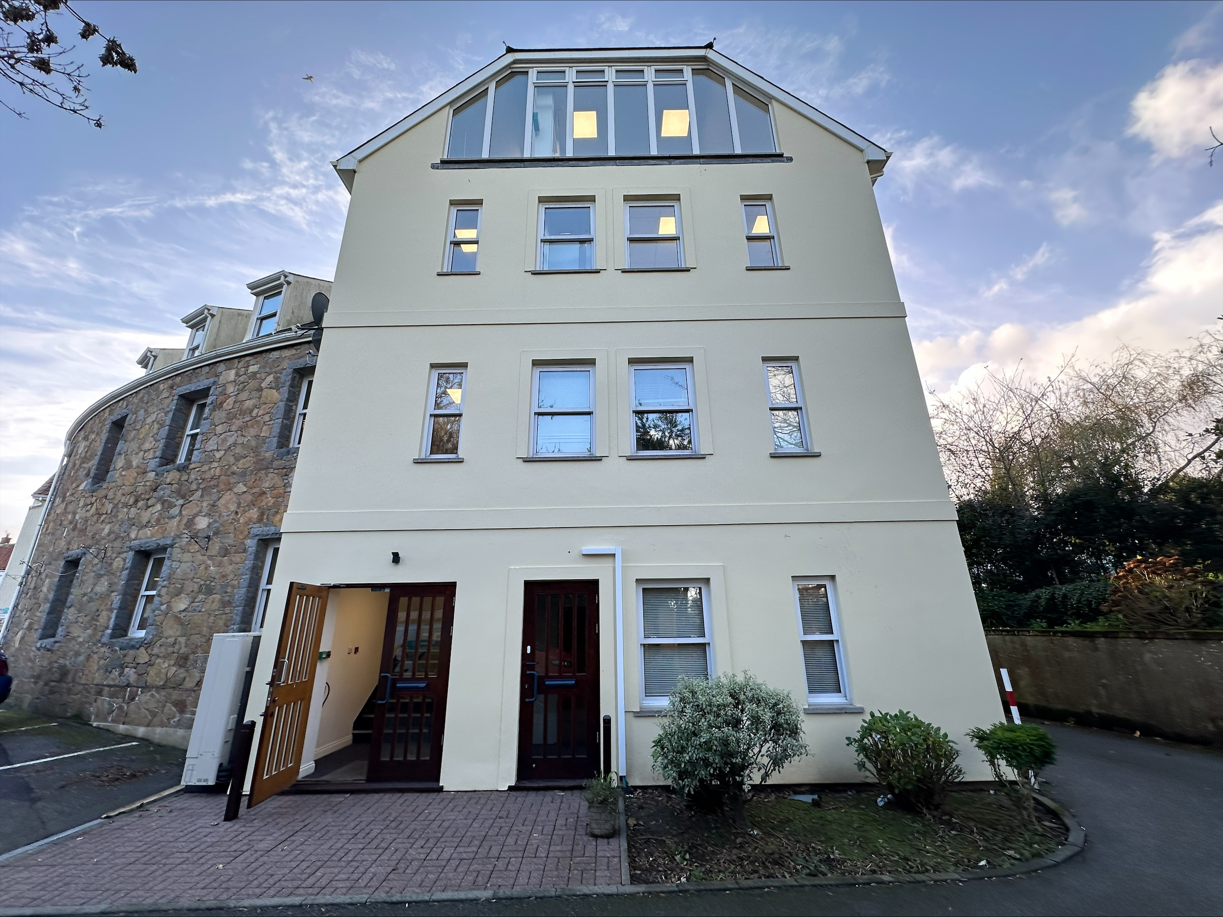 FOR RENT Brook House Watts Property Consultants